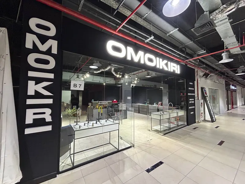 Световые буквы Omoikiri в торговом центре — PixelMedia, Алматы